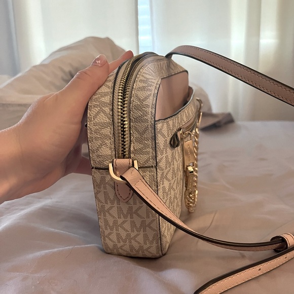 Michael Kors cross body bag - Picture 5 of 6